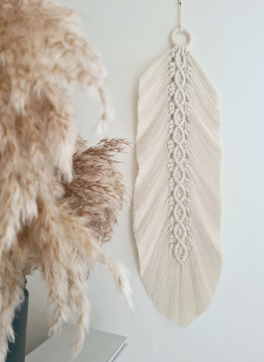 Macrame feathers