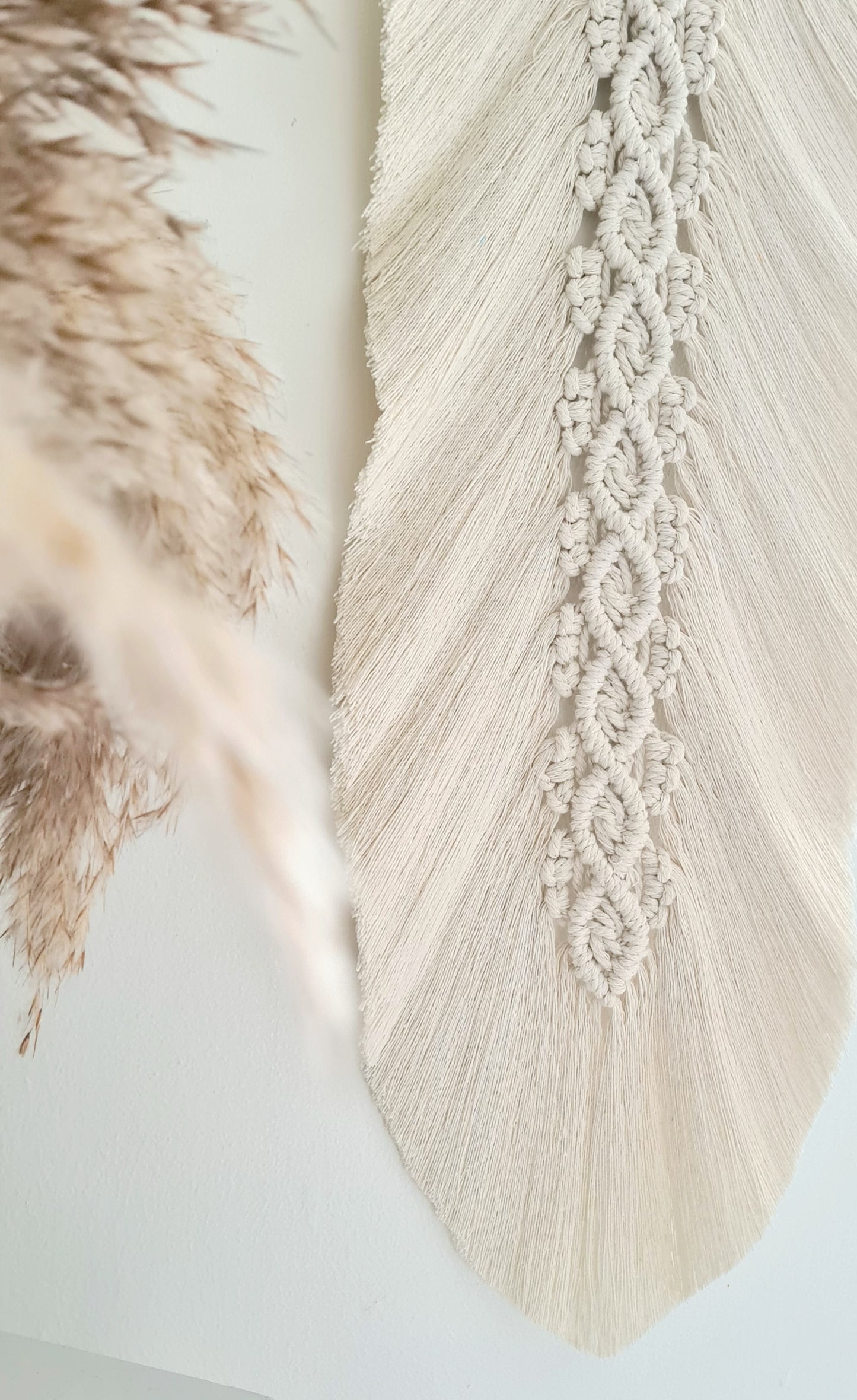 Macrame feathers