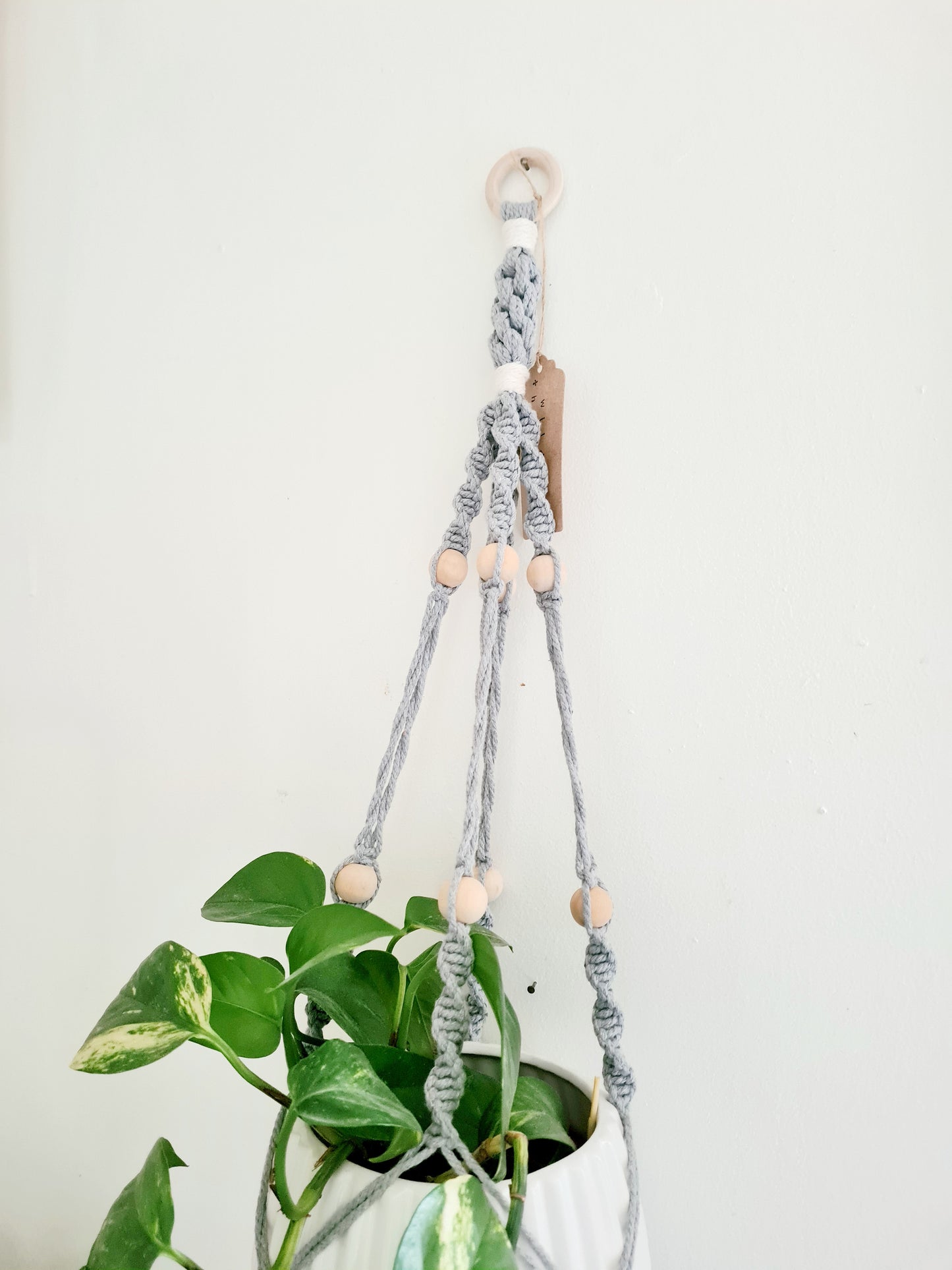 Bead hanging planter